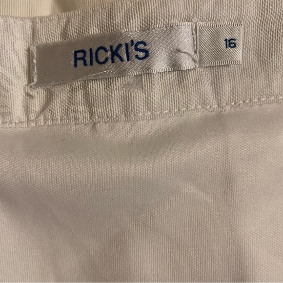 Rayon floral mid length flare skirt - Picture 4 of 9